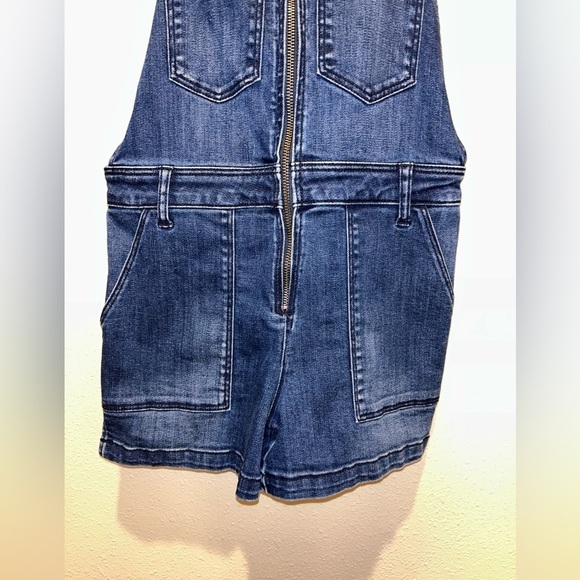 American Eagle Outfitters Blue Denim Zip Down Short Overalls Juniors Size Medium - Picture 3 of 7